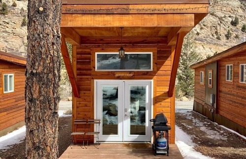 Idaho Springs Cabin | Skiers Cabin at Base Camp Lodging Company