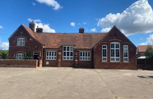 Bodham House | Skool House Retreat - 5 bedroom option