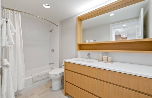 Ala Moana Condo | Sky Ala Moana 3305: 1 BR, 1 BA Condominium in Honolulu, Sleeps 2