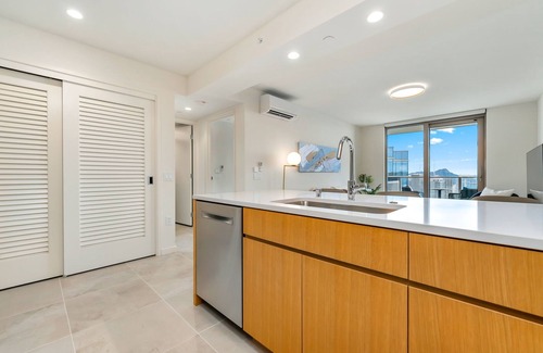Ala Moana Condo | Sky Ala Moana 4005: 1 BR, 1 BA Condominium in Honolulu, Sleeps 2