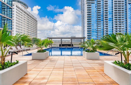 Ala Moana Condo | Sky Ala Moana 4005: 1 BR, 1 BA Condominium in Honolulu, Sleeps 2