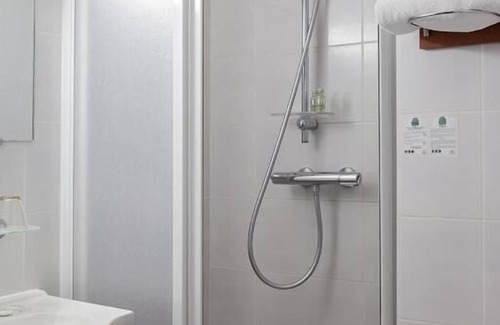 Goussainville Hotel | Sky Hotel Goussainville Charles de Gaulle - ex Comfort Hotel