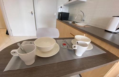 Bukit Indah Apartment | Sky Trees Nflix Make Up Table with Pool & Facilities