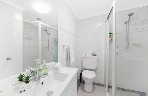 Hurstville Apartment | Sky-view 2B2B1G in Hurstville -1 min to Westfield