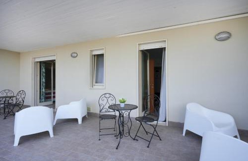 Municipio 5 Apartment | SkyGate Green – Airport Terrace Suite