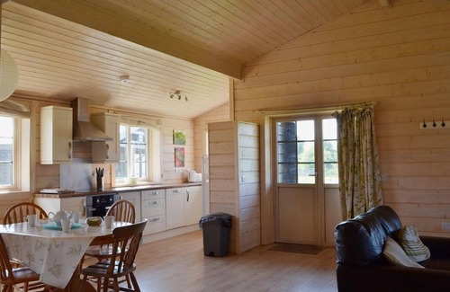 Kirkbean Cottage | Skylark Lodge - A Fabulous and very comfortable seaside log chalet, a minutes walk from the beach an