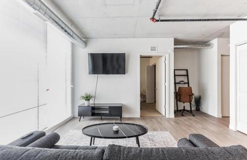 Gateway District Apartment | Skyline 776 - Combined 1-BR & Studio