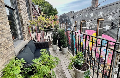 Old Town Apartment | Skyline Loft & Balcony