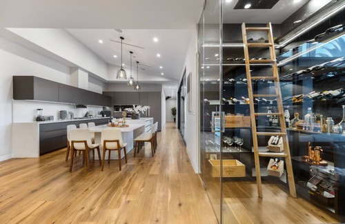 Los Angeles Villa | Skyline Luxury Haven - Modern Contemporary Estate w/Panoramic Views