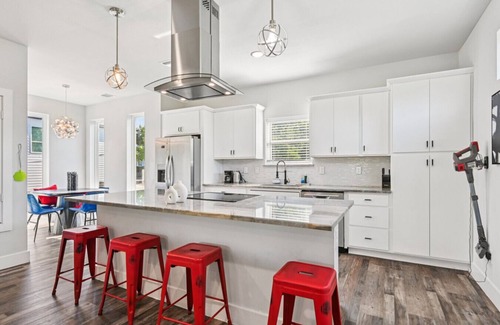 Cedar Crest House | Skyline Luxury Retreat in Dallas