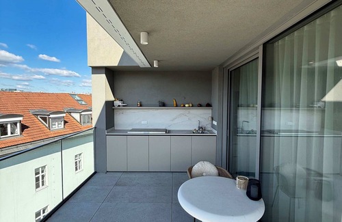 Ljubljana City Centre Apartment | Skyline Penthouse Retreat – Luxury in Ljubljana
