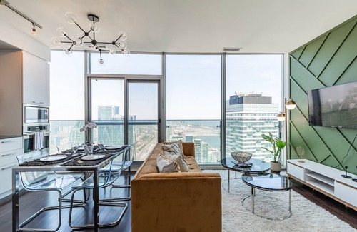 Toronto Entertainment District Apartment | SkyTree Modern Suites