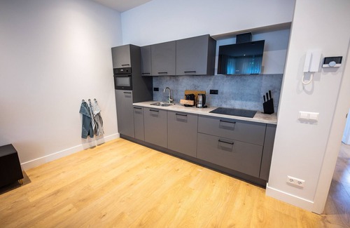 Hillegersberg-Zuid Apartment | Sleek City Center 2BDR Apartment VP