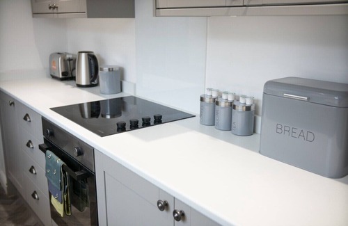 Hetton-le-Hole House | Sleek Gem Home in Houghton le Spring, Sleeps 5
