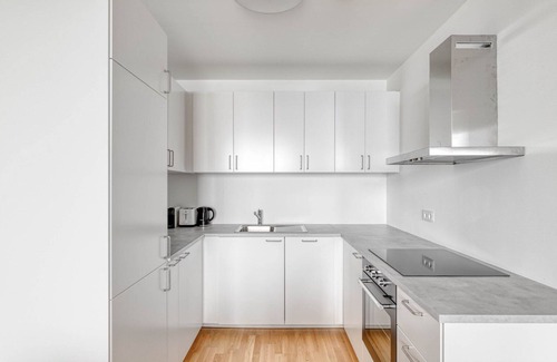 Vienna Apartment | Sleek Leopoldstadt 2BR w/Gym, Elevator & Balcony, near U2, by Blueground