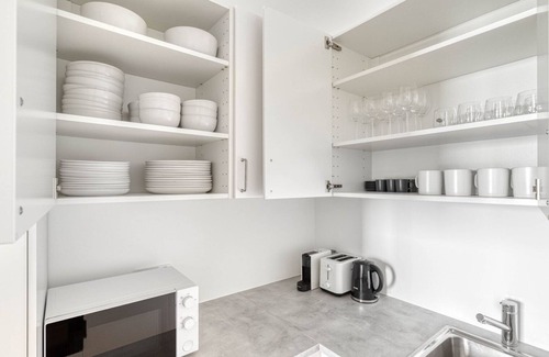 Vienna Apartment | Sleek Leopoldstadt 2BR w/Gym, Elevator & Balcony, near U2, by Blueground