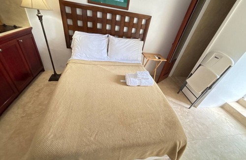 Estate Pearl Resort | Sleek & Sunny Island Studio | Kitchenette
