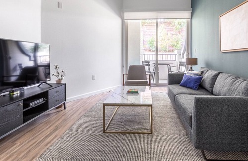 Westchester Apartment | Sleek Westchester 1BR w/ Gym, Pool, nr. Venice Beach, by Blueground