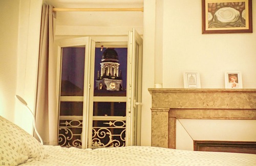 Prefecture Apartment | Sleep at a shrink's! Top originality! Charming furnished apartment in the heart of town