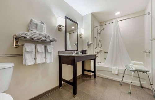 Fargo Hotel | Sleep Inn & Suites Fargo Medical Center