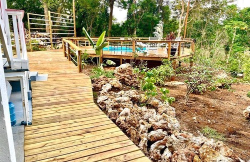 Isla de Utila House | Sleep up to 10 guests in Utila apt with Caribbean Ocean views