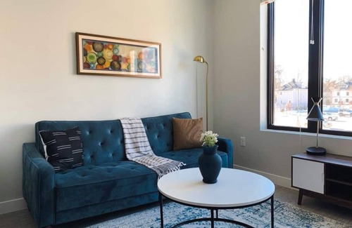 Des Moines Apartment | Sleepover: Exclusive Studio and Gym - Des Moinesn