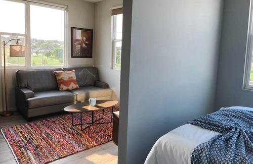 NoDo District Apartment | Sleepover: Relaxing 1BD/1BA + Balcony- Downtown Omaha
