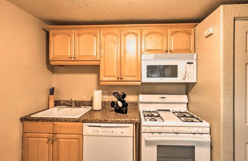Southwest House | Sleeps 12 - House + Guest Apt - Plenty of parking