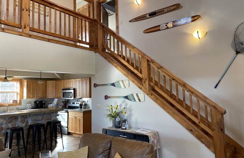 Cassville House | Sleeps 12, Pool, Marina, Quiet Side of Table Rock
