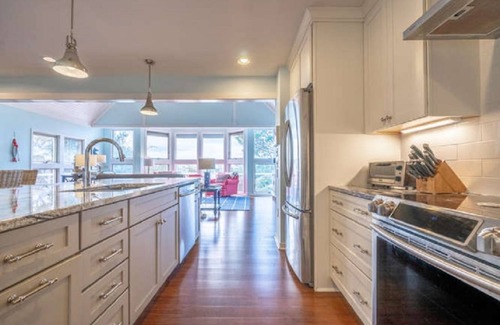 Bald Head Island House | Sleeps 14 in 5BR, Ocean Views, Steps to Beach, Pet Friendly, BHI and Shoals