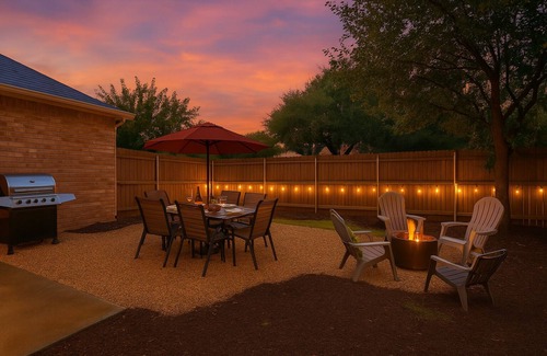 Frisco House | Sleeps 16 | Game Room · Firepit · Grill · Frisco