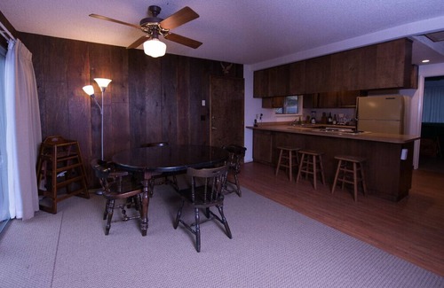 Twain Harte Cabin | sleeps 18, room for the whole family, lake privileges, steps from the lake.