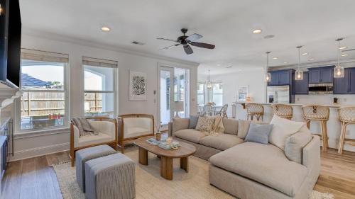 Frangista Beach House | Sleeps 20, Private Pool, Putting Green, Walk to Beach Vitamin Sea by AvantStay