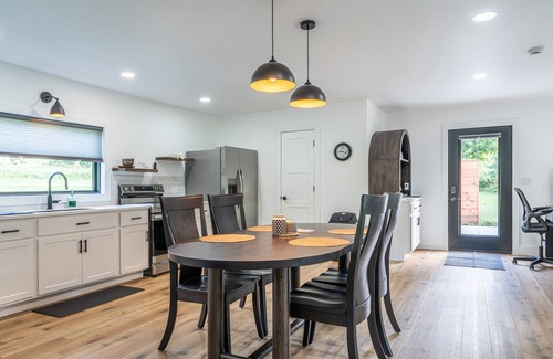 Millersburg House | Sleeps 4, amish country, gorgeous & relaxing.