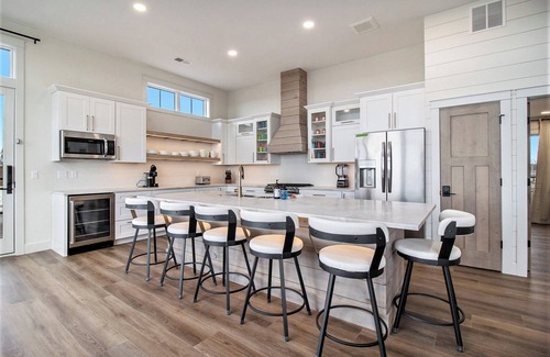 Northern Lower Peninsula Apartment | Sleeps 49! 14 bathrooms! 16 bedrooms!