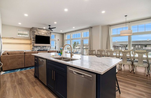 Northern Lower Peninsula Apartment | Sleeps 49! 14 bathrooms! 16 bedrooms!