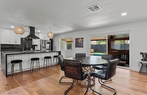 South Scottsdale House | Sleeps 8, Modern Luxury, Near Old Town with Pool!