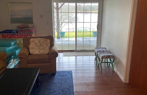 Athens House | Sleepy Hollow Lake - Upscale Lakefront Living on Prime part of Lake