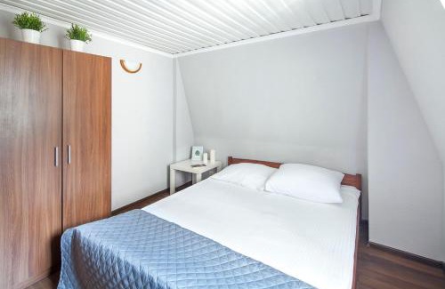 Srodmiescie Apartment | Sleepy3city Apartments Abrahama 16
