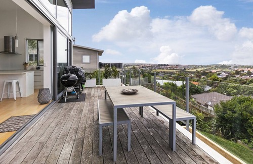 Gulf Harbour House | Slice of Paradise - Gulf Harbour Holiday Home