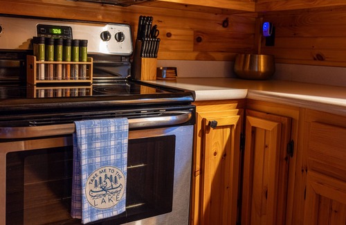 Williamstown Cabin | Slice of Summer- Lakefront w/Dock- 7 miles to Ark