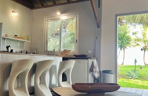 Naia House | Slow-living by the lagoon – Beachfront stay in Naïa Bay, New Caledonia