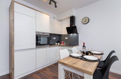 Podgorze Apartment | Slusarska Apartment Cracow by Renters
