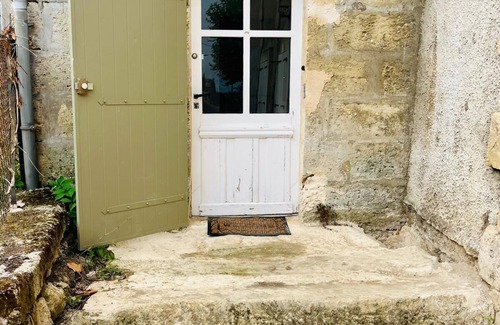 Saint-Christophe-des-Bardes House | Small winery in the heart of the village -