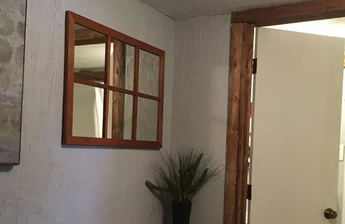 Mattoon Apartment | Small 3 room suite for one