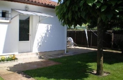 Mimizan House | Small and nice house located behind the owners' house in a quiet area