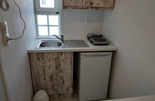 Agia Pelagia Apartment | Small Apartment For 3 Pers 70meters From The Beach