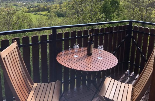 Saint-Nectaire Ski Chalet | Small chalet hut with balcony, exceptional view of the Sancy massif