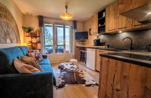 Barcelonnette Apartment | Small cocoon facing south with a view - Lesclesdenicole