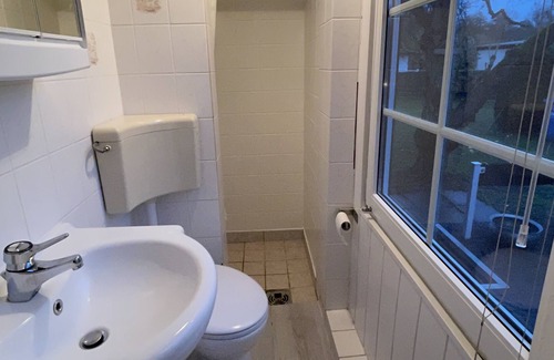 Jesendorf Apartment | Small, cozy bungalow with a lake plot and a private jetty